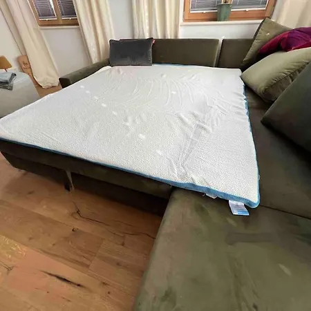 4younic Glonn1 * Boxspring * Jacuzzi * Netflix*65“ Apartment *